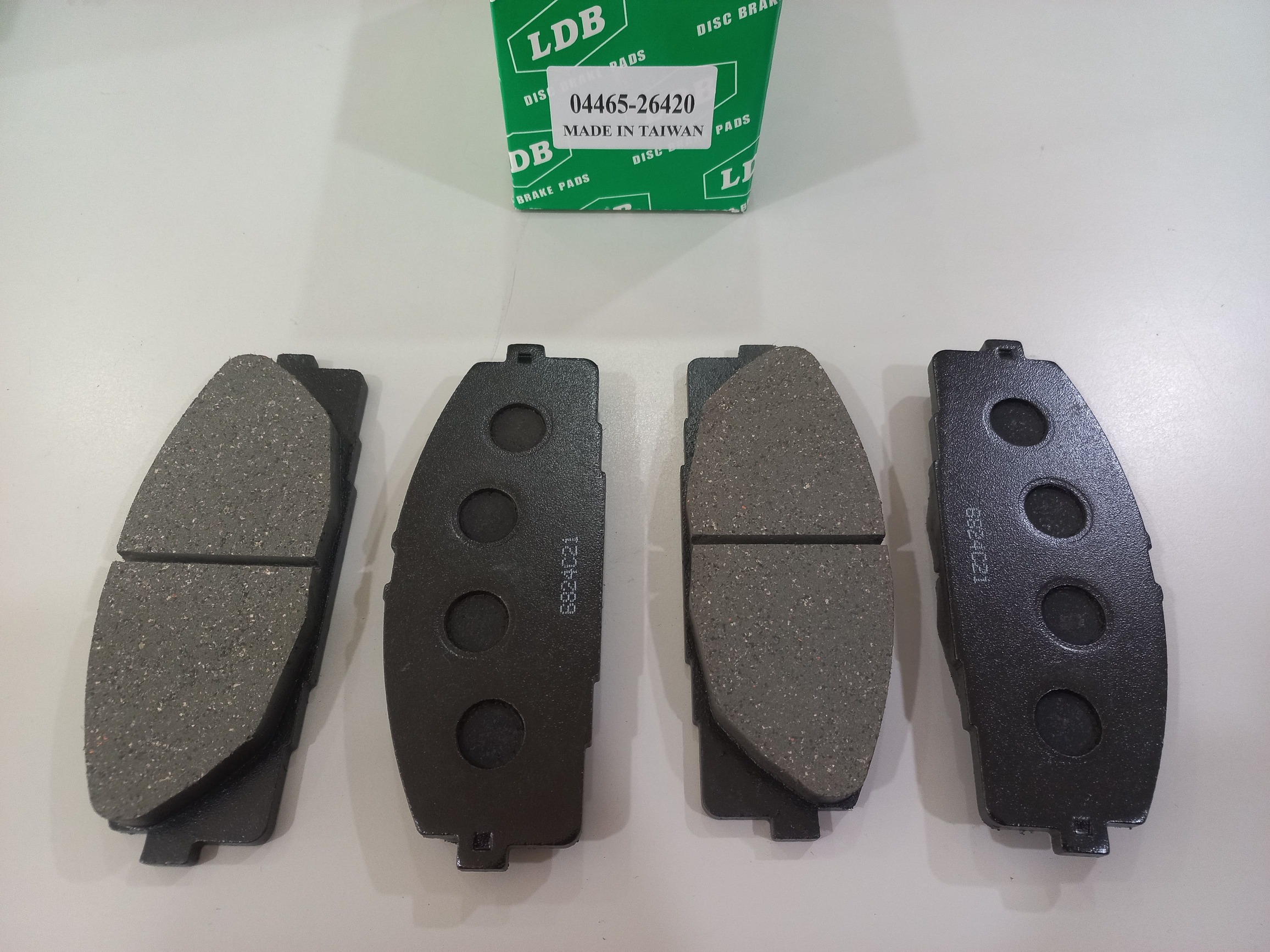 煞車片 AUTO DISK BRAKE PAD SET FOR TOYOTA-OE:04465-26420-04465-26420