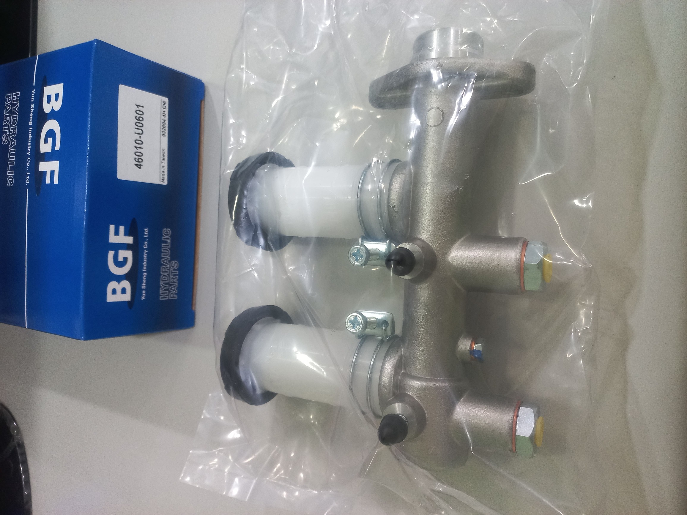 煞車總泵 BRAKE MASTER CYLINDERS FOR NISSAN-OE:46010-U0601-46010-U0601