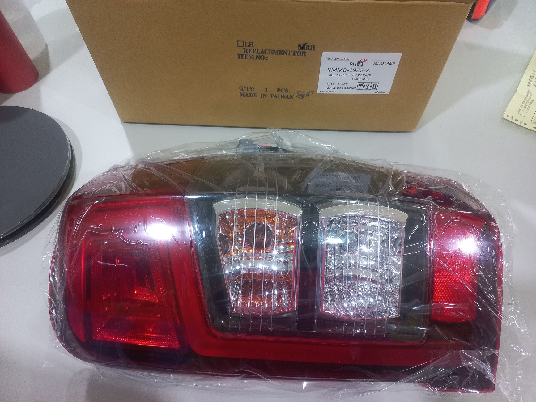 車燈 Rear light RH For MITSUBISHI-OE:8830B214-8830B214